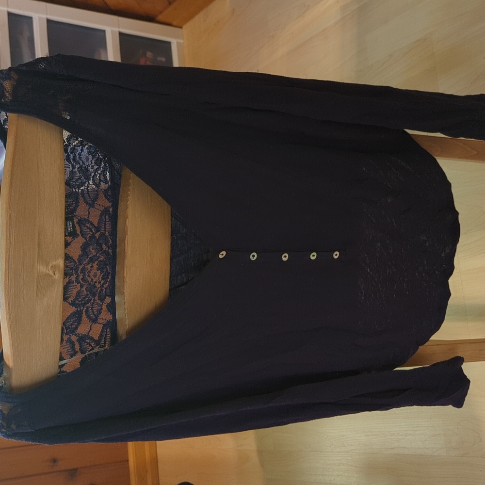 Long sleeve top with lace details size Large